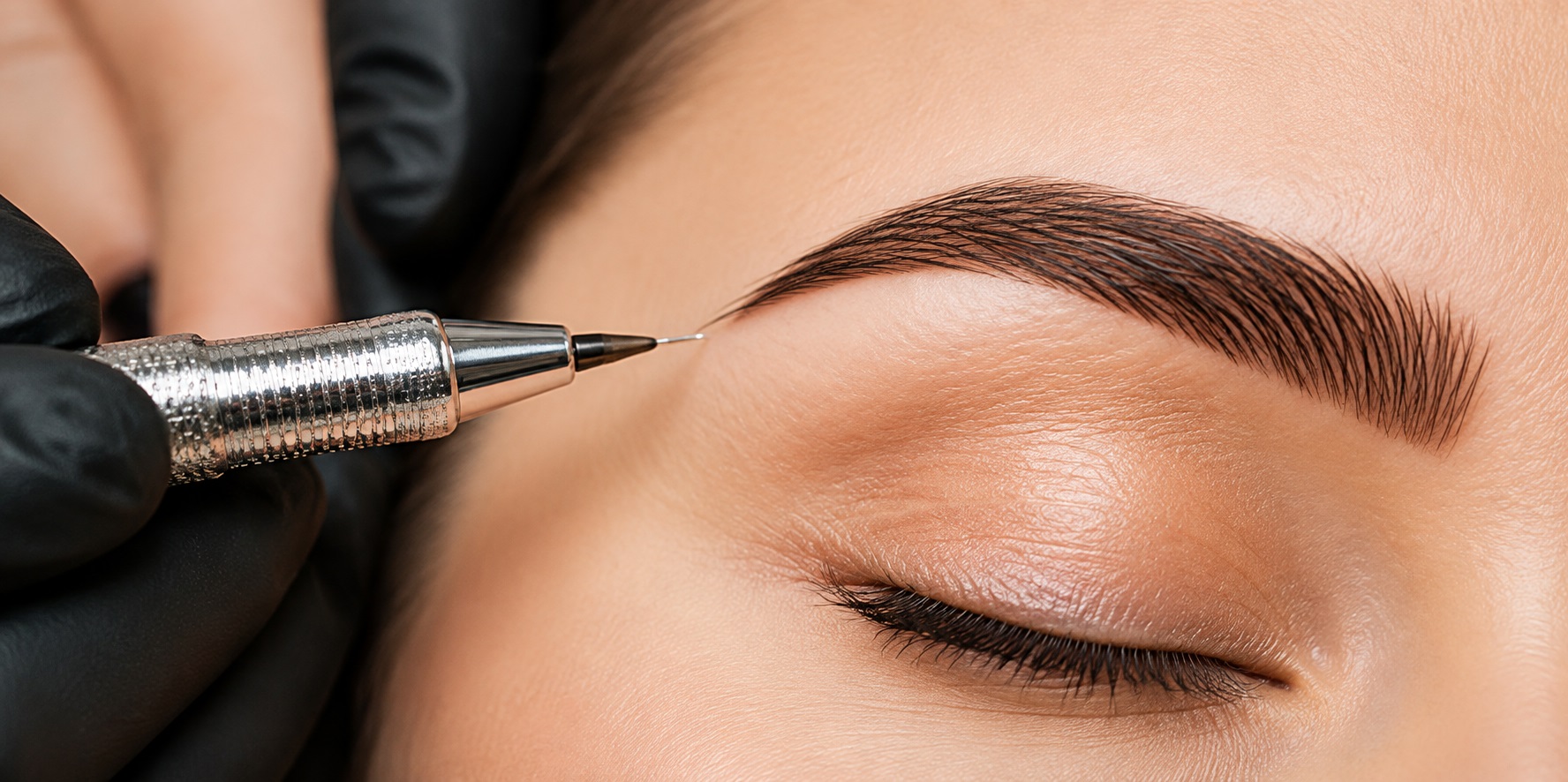 Microblading eyebrow treatment
